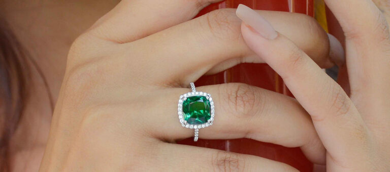 Benefits of Wearing Emerald Gemstone (Panna) to Improve Health and Well-Being